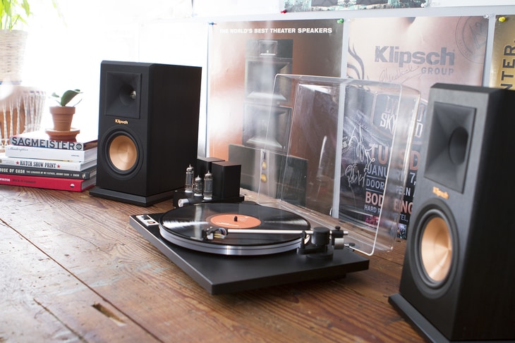 record player that hooks up to speakers