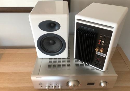 amplifier for monitor speakers