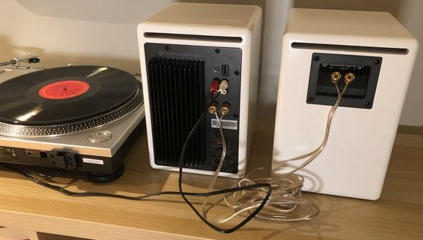 Do Powered Speakers Need an Amplifier? | Vinyl Restart