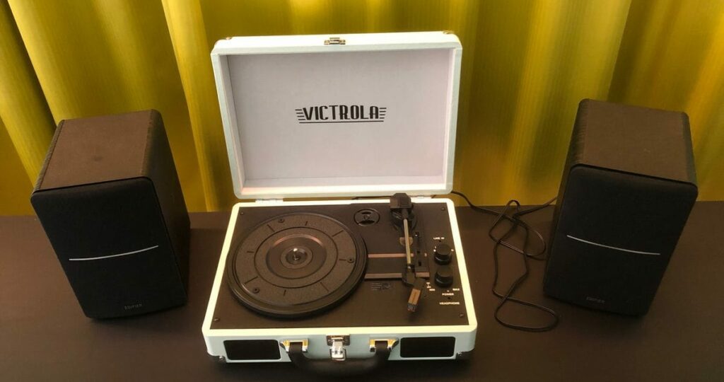 adding speakers to victrola record player